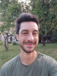 Kévin Fatia, hypnothérapeute et intervenant au Centre Odonata à Liège